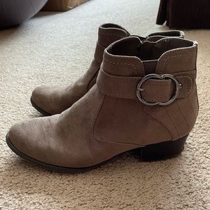 Unisa Pellia Taupe Suede Booties